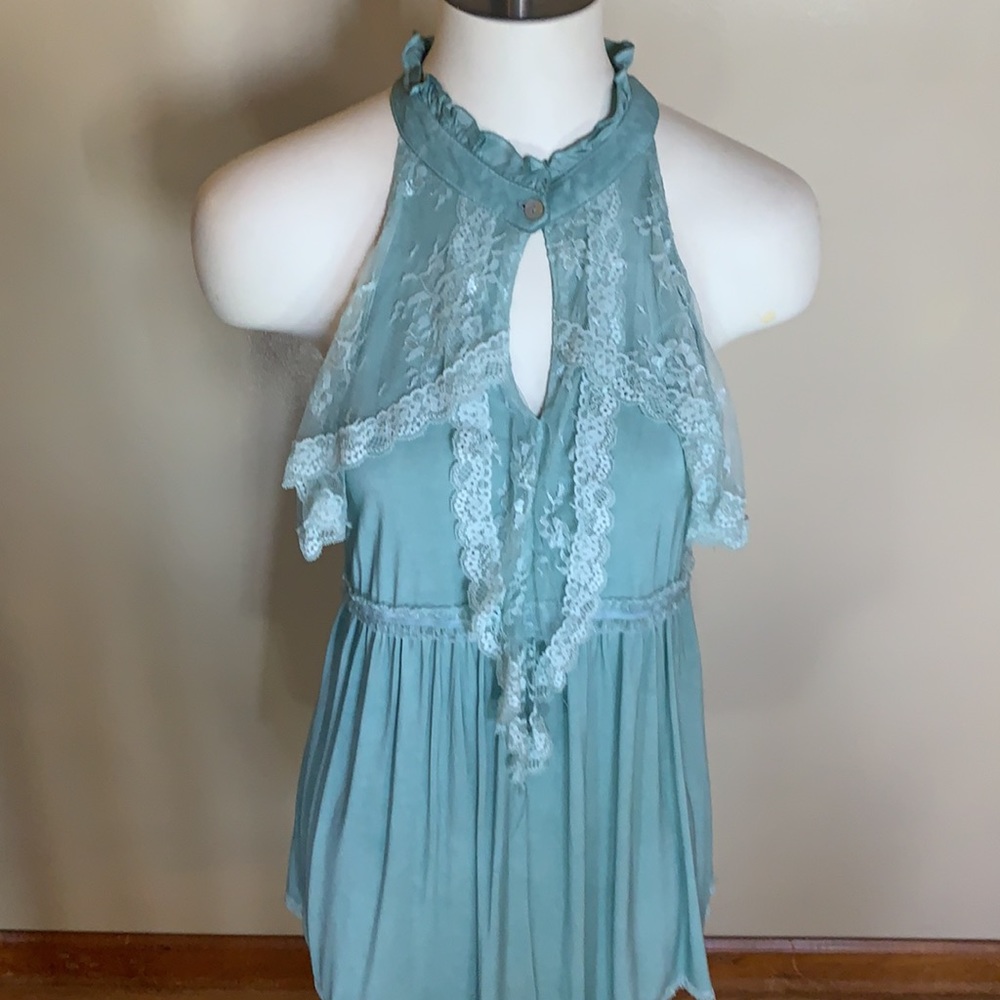 POL Front Button Closure Ruffle Detail Halter - Picture 4 of 7